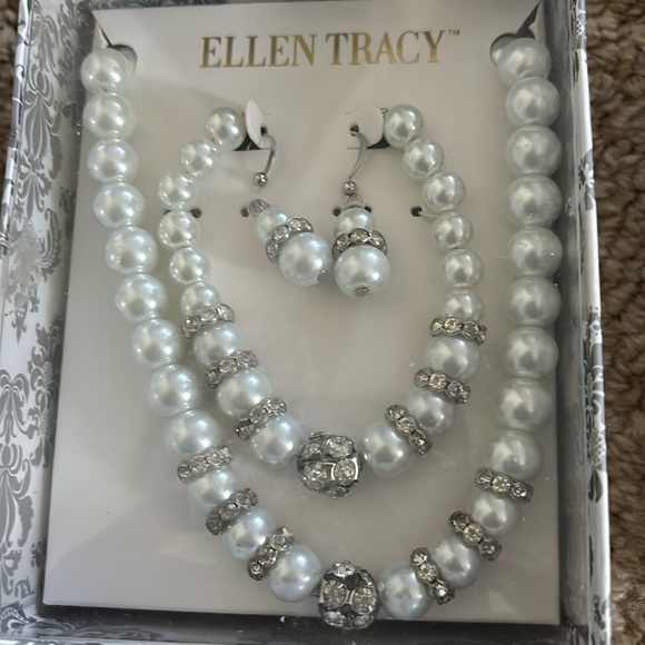 Ellen Tracy Jewelry - Ellen Tracy Faux pearls - costume jewelry - 3 piece - Brand New - never worn